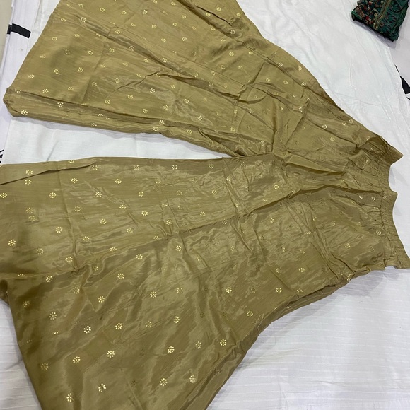 Aurelia three piece XL size dress, new n unused, pretty silky dress - Picture 8 of 9